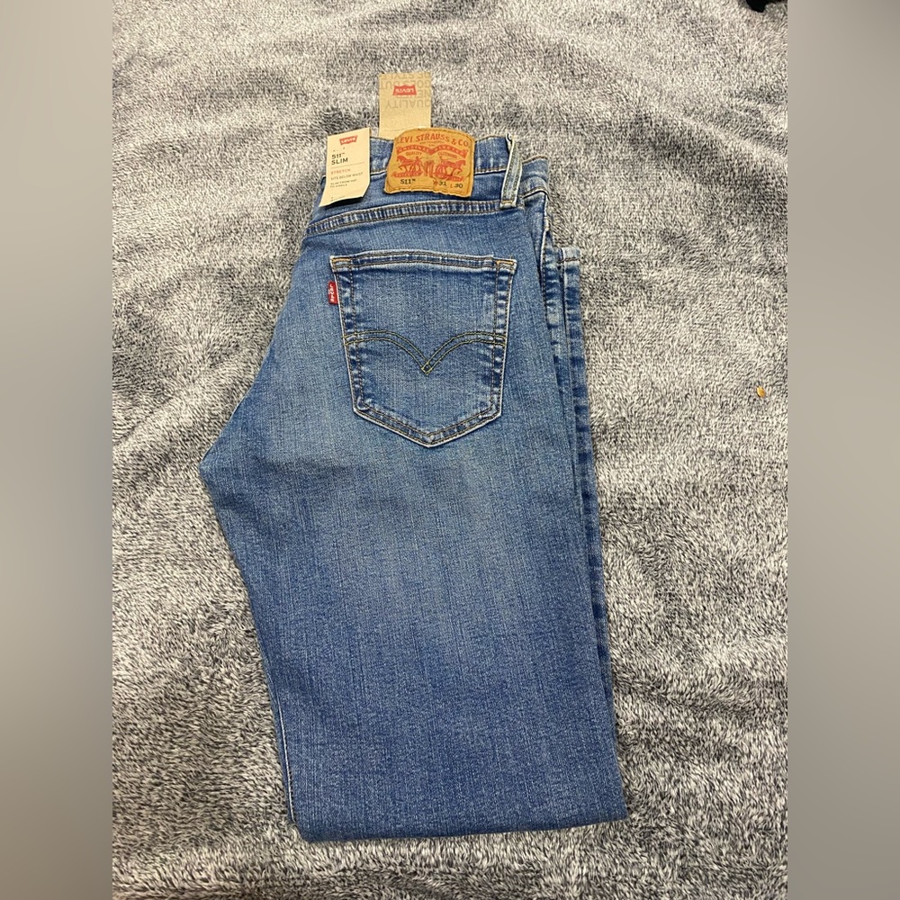 Brand new men’s Levi jeans w/tags. 31x30.